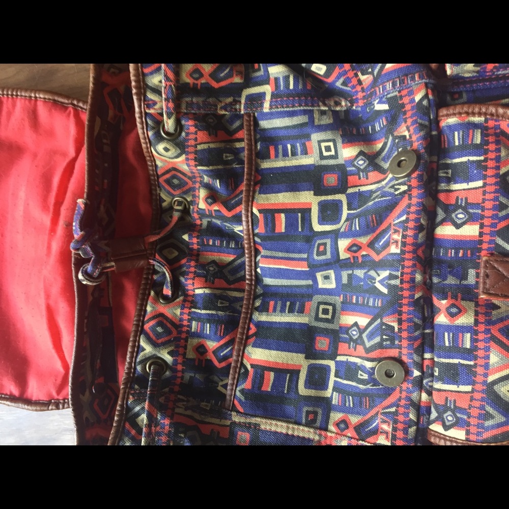 Backpack - Picture 3 of 6
